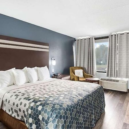 המונטון Red Carpet Inn & Suites Nj-73 מראה חיצוני תמונה